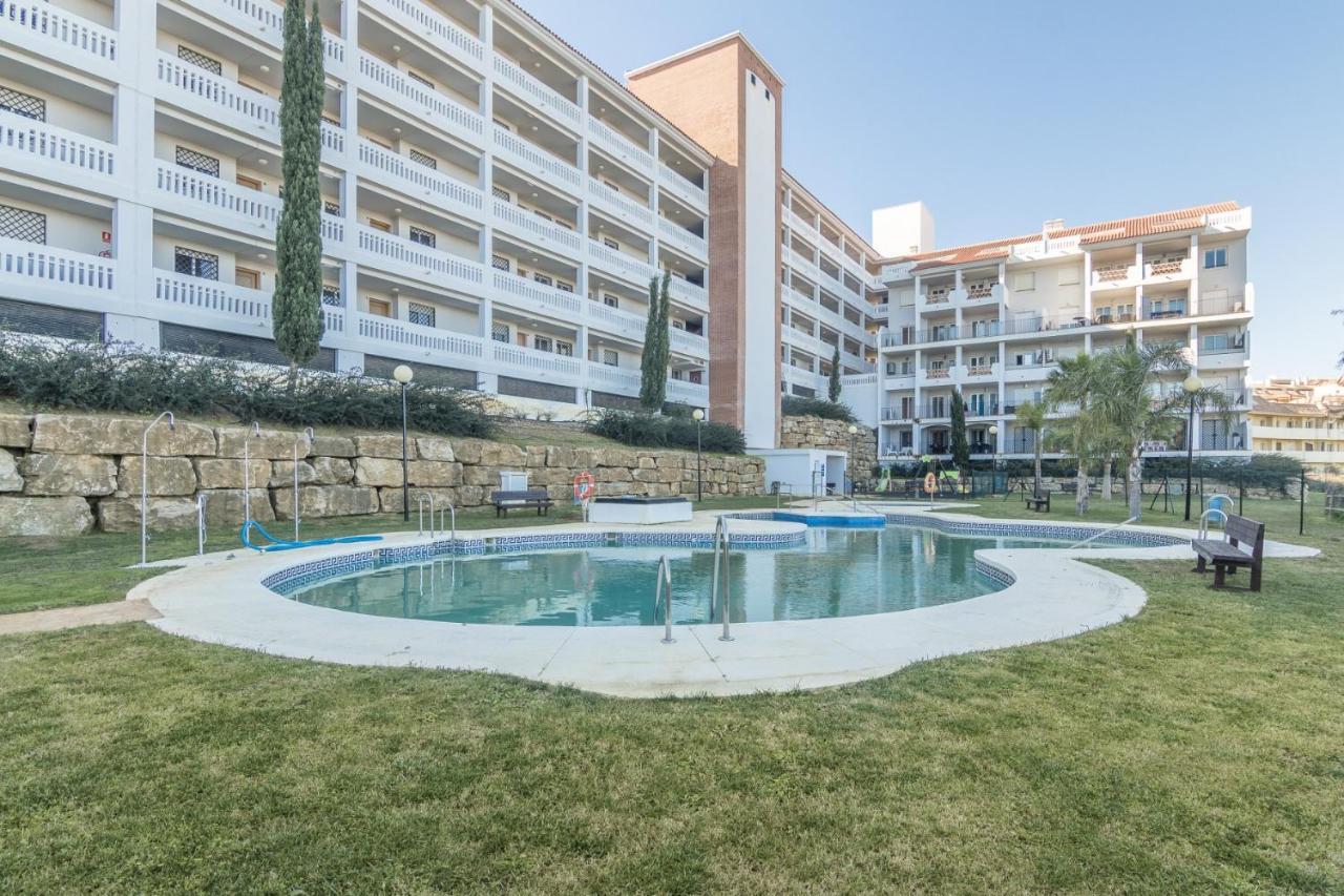 2187-Lovely 2Bedrooms With Pool And Playground Манилва Экстерьер фото